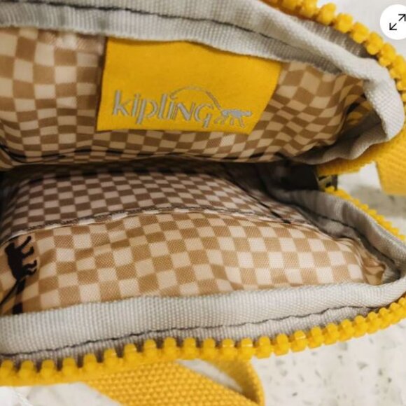 reduced Kipling TALLY brand new mobile phone bag crossbody bag vivid yellow - Picture 2 of 15